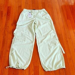 NWT Women's Zara green cargo pants